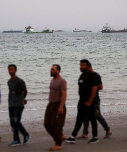 Ni paz ni tregua en el Estrecho de Ormuz: minas, marinos atrapados y seguros imposibles