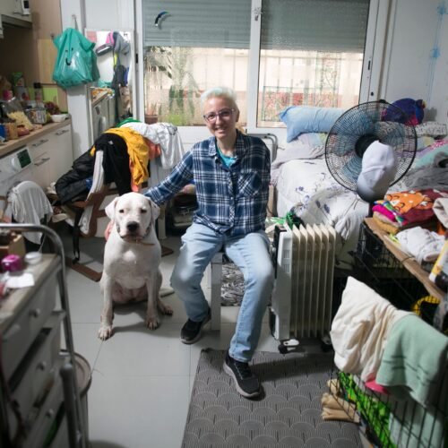 La crisis de la vivienda eleva el hacinamiento a niveles récord: “Somos cuatro en una habitación y con una sola cama”