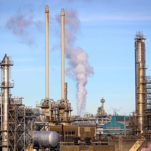 ‘Max jet’: las refinerías europeas cambian gasóleo y lubricantes por queroseno para conjurar la crisis