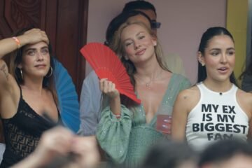 Los actores Ester Expósito y Martiño Rivas y los futbolistas Mbappé, Álvaro Carreras e Isi Palazón, en La Casita de Bad Bunny en el primer concierto en Madrid