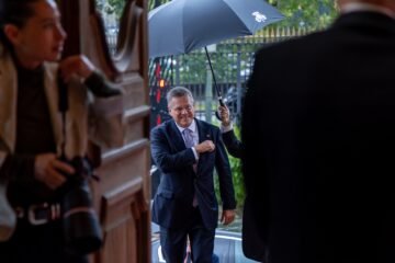 La UE se da más tiempo para completar el acuerdo arancelario con Estados Unidos pese a las amenazas de Trump