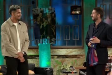 Araújo regala a Broncano una camiseta con el nombre de Pablo Motos: “Pensé que venía al programa número 1″ 