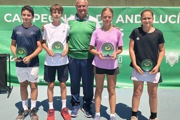 Pablo Navarrete y Viktoriia Koroleva, campeones de Andalucía Alevín en La Línea
