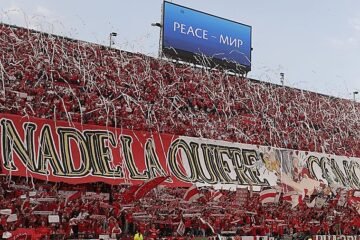 El Sevilla FC se aferra a la ‘Bombonera de Nervión’: «Te hace sentir como si fueras Batman o el Capitán América»