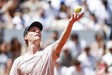 Todos los focos apuntan a Sinner en Roland Garros