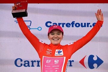 La suiza Ruegg, primera maillot rojo tras imponerse en Marín