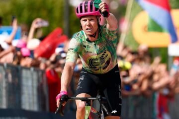 Valgren gana la etapa en el Giro e impide el éxito de Arrieta, que luchó hasta el final