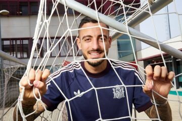 El Sevilla no se olvida de Joselu y aguarda el cheque por Akor Adams