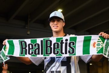 Deossa reconfigura el plan del Betis