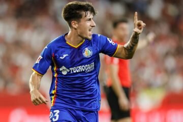 El Sevilla FC, pendiente a la situación de Adrián Liso