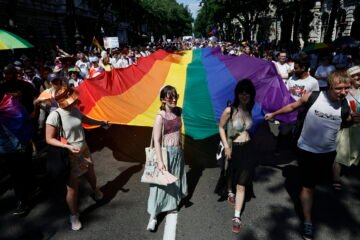 El Orgullo LGTB deja atrás casi dos décadas de resistencia y recupera la normalidad en Hungría en la era post Orban