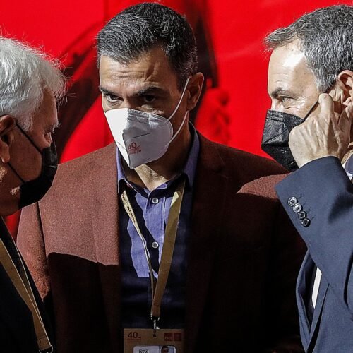 De la lejanía de Felipe al ‘shock’ por ZP: la orfandad de “referentes históricos” del PSOE