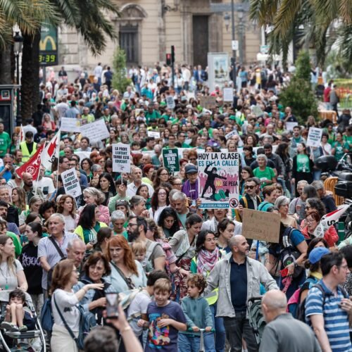 Negociación a lo “reality show”: los profesores valencianos llegan al vigésimo día de huelga sin acuerdo