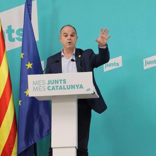 Junts reta a Feijóo a reunirse en Waterloo con Puigdemont para plantear la moción de censura