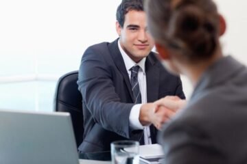 España incumple el plazo para adaptar la directiva europea que obliga a reducir la brecha salarial en las empresas