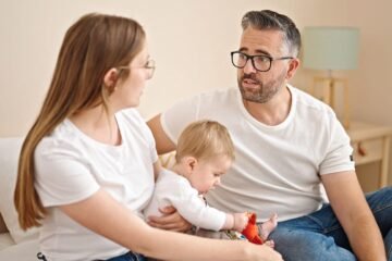 Por qué discutir bien con la pareja puede beneficiar a los hijos