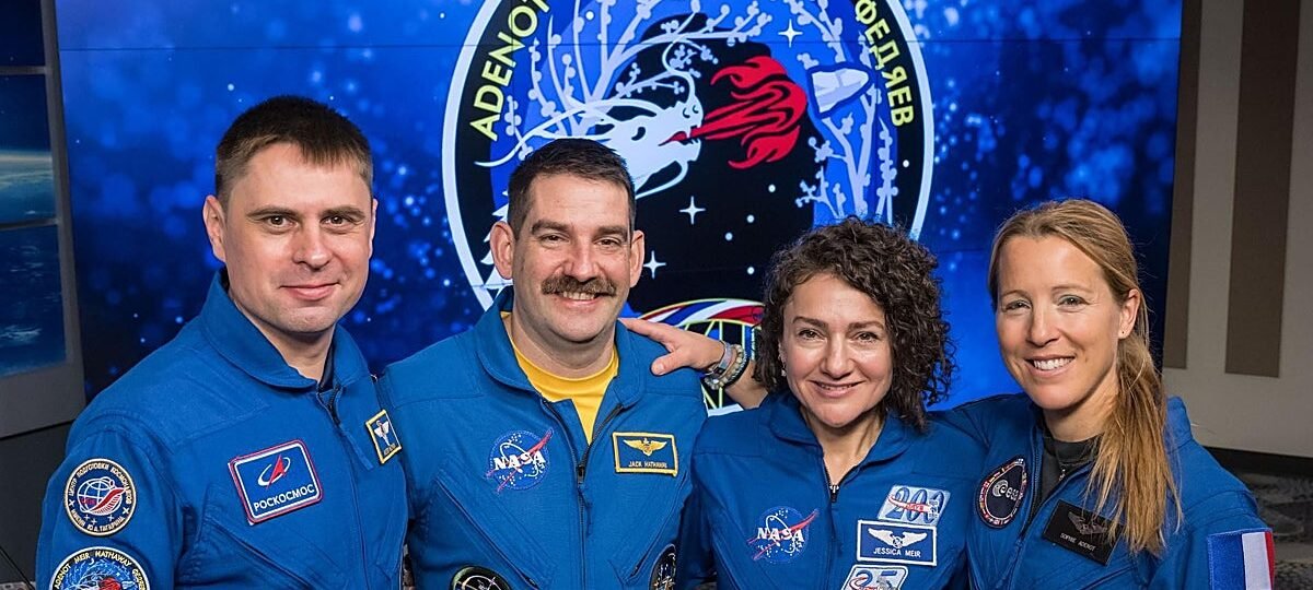 Una fuga de aire obliga a los astronautas de la estación espacial a refugiarse en una nave de Space X durante dos horas