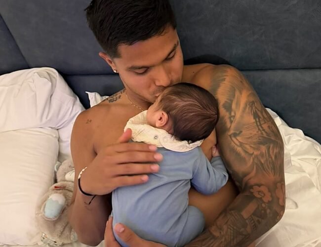 La felicitación del Betis a Cucho por su paternidad: «Nuestra más sincera enhorabuena»