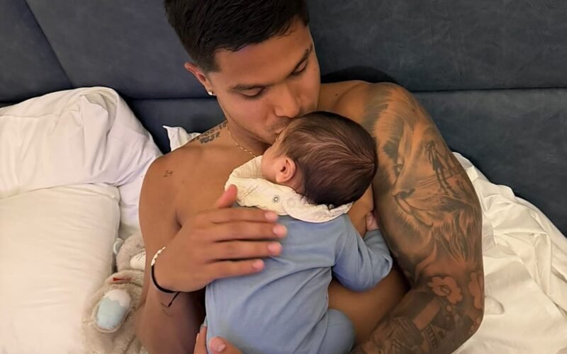 La felicitación del Betis a Cucho por su paternidad: «Nuestra más sincera enhorabuena»