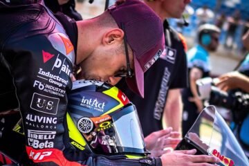 Las pruebas médicas en Barcelona descartan nuevas cirugías para el piloto David Muñoz