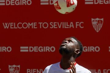 Se mantiene la incertidumbre en el Sevilla FC por la salida de Nianzou