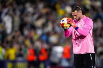 Oficial: Pau López se desvincula del Betis