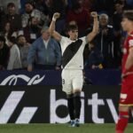 El Real Madrid ficha a Carlos Espí, el joven delantero tanque que llenó de gol al Levante