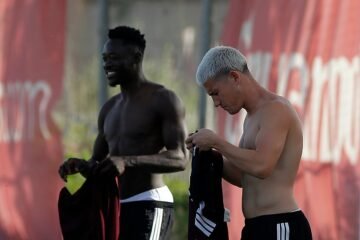 El Sevilla FC gana músculo y tiempo en el mercado con la venta de Akor y el adiós de Nianzou