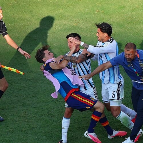 Paredes, Molina, Almada, Ayala y Gavi, los investigados por la pelea de la final del Mundial