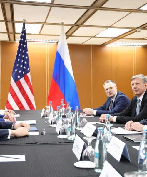 Rubio y Lavrov escenifican en Manila un diálogo mínimo mientras la guerra de Ucrania sigue bloqueando cualquier deshielo entre Washington y Moscú