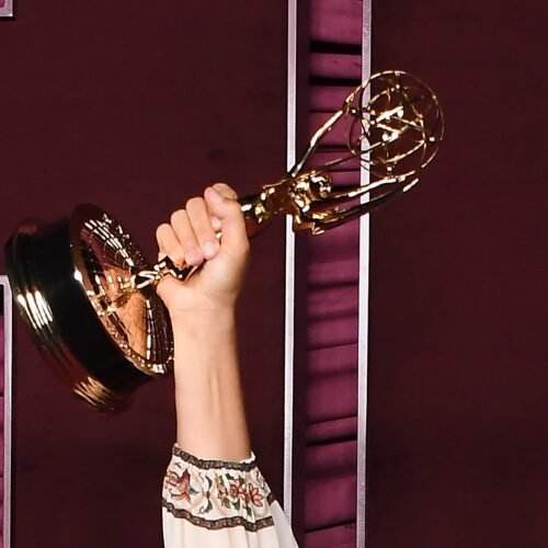 Nominaciones Emmy 2026: ‘Hacks’ y ‘The Pitt’  triunfan con 24 y 25 candidaturas 