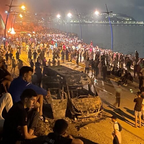Miles de personas penetran durante la noche en Ceuta en medio de la pasividad de la policía marroquí