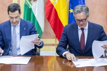 Juan Manuel Moreno, de “un Gobierno con Vox es imposible” a asumir todos sus postulados por dos votos