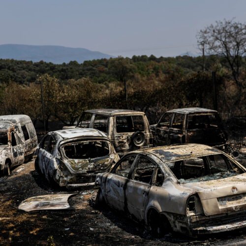Casavieja, el pueblo abulense que estuvo rodeado por el incendio: “Las llamas bajaron como lenguas de fuego por la montaña”