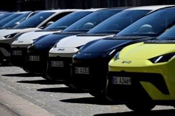 Los récords de exportación de coches de China marcan rumbo de colisión