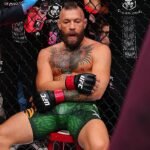 Así fue la lesión de Conor McGregor en la rodilla derecha ante Max Holloway