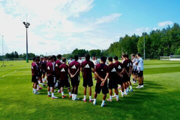 García Plaza entrena al Sevilla FC en el Cracovia Training Center
