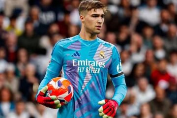 Semana clave en el Sevilla para cerrar los fichajes de Fran González y Julio Díaz