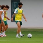 Isco se queda al margen en el primer entrenamiento del Betis en Marbella
