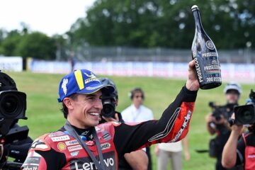 Zarpazo al Mundial de Marc Márquez en el jardín de su casa