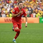 Vargas se viste de héroe y mete a Suiza en los cuartos de final del Mundial