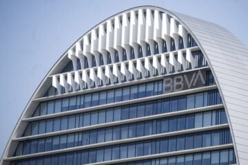 BBVA gana 6.051 millones hasta junio, un 11,1% más, y lanza otra recompra de acciones por 2.000 millones