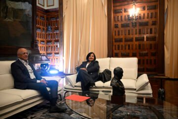 Arranca el diálogo teledirigido entre el chavismo y parte de la oposición venezolana