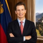El príncipe Alois de Liechtenstein anuncia que las mujeres podrán acceder al trono, en medio de una gran contestación ciudadana por su intransigencia con el aborto
