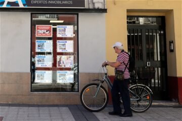 La compra de viviendas en junio pone fin a cinco meses de caídas al crecer un 1,6%
