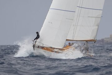 Los favoritos marcan el camino en el estreno de la Copa del Rey Repsol de Barcos de Época