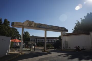 Un hangar a -5° para custodiar a los 77 fallecidos que dejó la avalancha de Ceuta