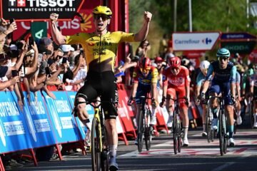 Duelo de titanes Pogacar-Van Aert y triunfo de Brenan