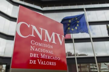La Audiencia Nacional confirma la multa de 15.000 euros al periodista de ‘El Confidencial’ que usó información privilegiada