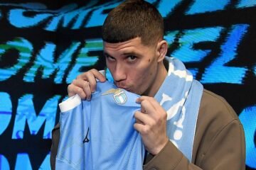 Petar Ratkov, ofrecido al Sevilla, emerge como una de las opciones para delantera